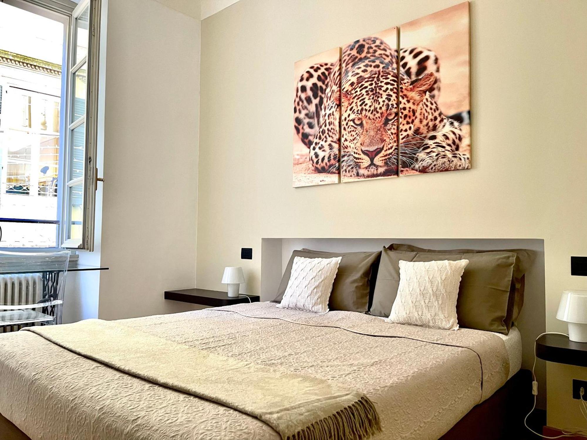 Charming Como - Apartment Downtown In The Pedestrian Area With 2 Double Bedrooms And 2 Complete Bathrooms A Spacious Living Room And Full Equipped Kitchen מראה חיצוני תמונה