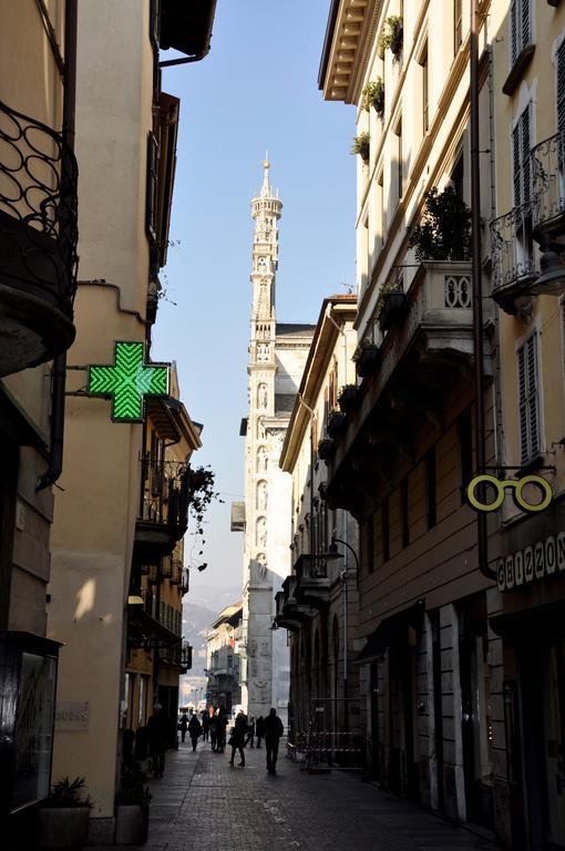 Charming Como - Apartment Downtown In The Pedestrian Area With 2 Double Bedrooms And 2 Complete Bathrooms A Spacious Living Room And Full Equipped Kitchen מראה חיצוני תמונה